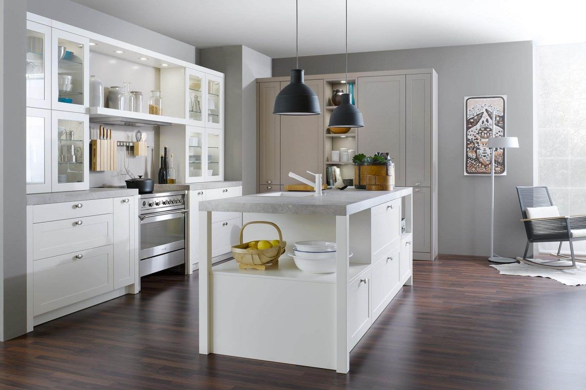 Die elegante LEICHT Küche Modell CARRE in seidenmatter Lackausführung