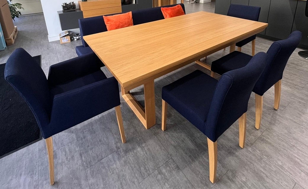 Essgruppe Eiche natur mit blauer Polsterung